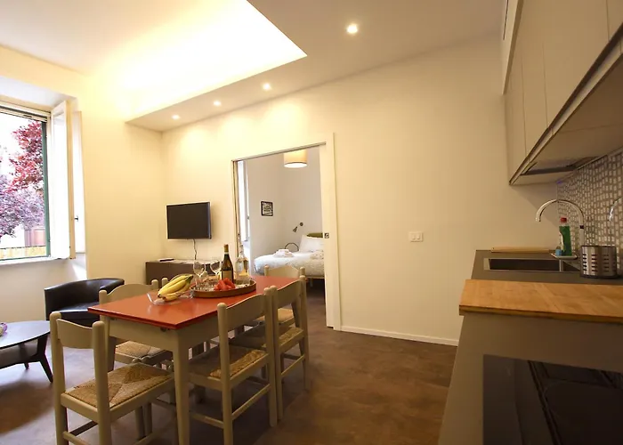 Sofia\'S Vatican Garden Apartment