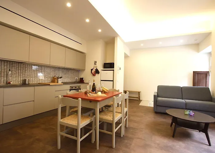 Sofia\'S Vatican Garden Apartment